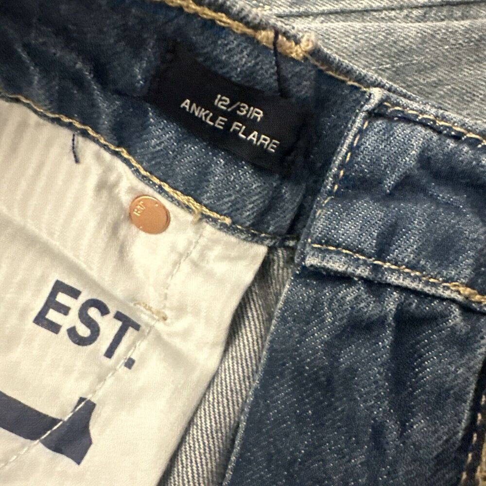 GAP Ankle Flare Jeans Wmn Sz12 31x28 Light Blue Distressed Raw Hem 90s Y2K - Picture 3 of 10